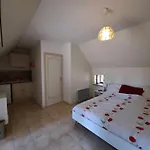 Vakantiehuis Jolie Maison De Avec Piscine Flaujac-Gare