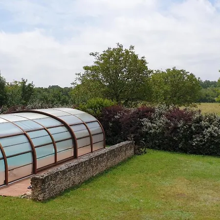 Casa de Férias Jolie Maison De Avec Piscine *