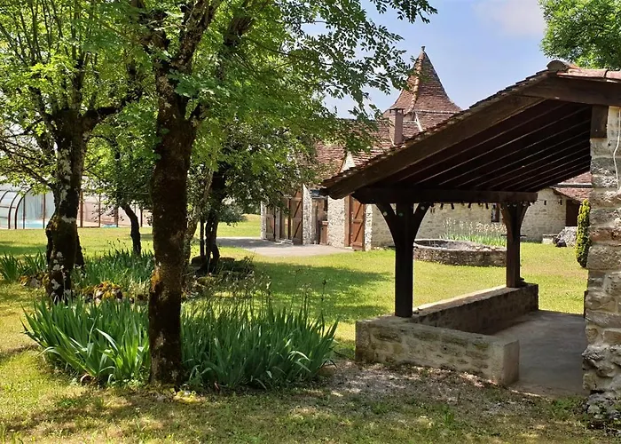 Jolie Maison De Avec Piscine Ferienhaus
