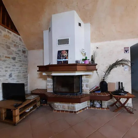 Дом отдыха Jolie Maison De Avec Piscine Flaujac-Gare