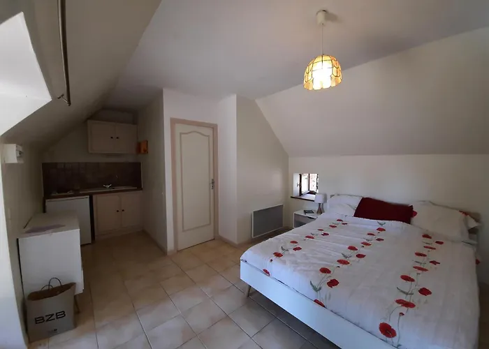 Дом отдыха Jolie Maison De Avec Piscine Flaujac-Gare